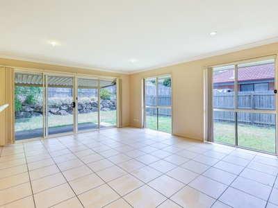 8 Redstart Street, Upper Coomera