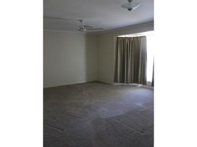 3 King Arthur Court, Urangan