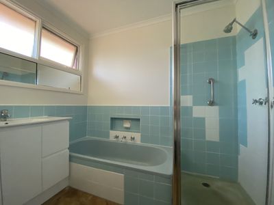 15 Kiama Road, Werribee