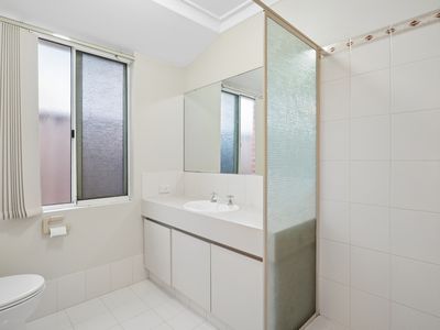28 Hatherley Parade, Winthrop