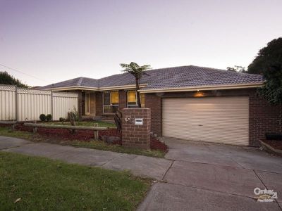 6 Delacombe Drive, Hampton Park