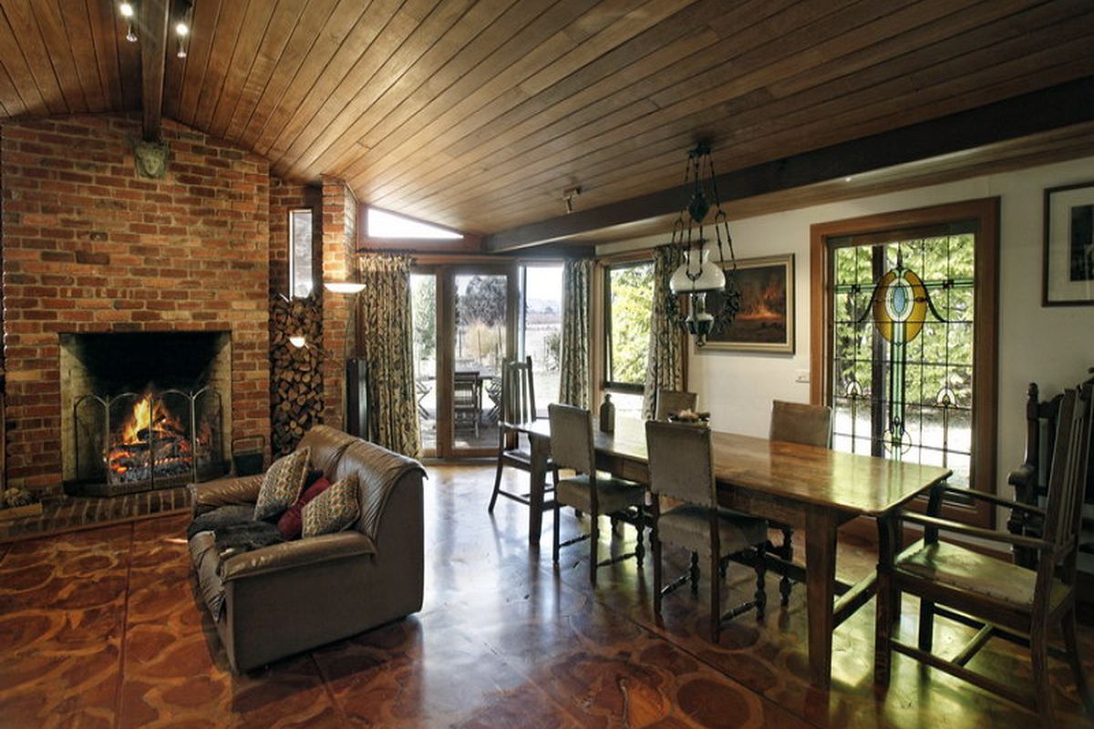 150 Graves Road, Mansfield