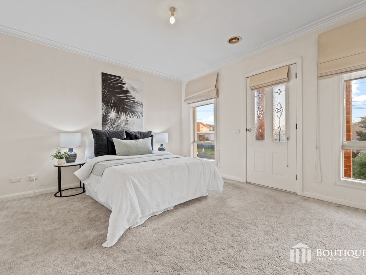 16 Somerset Drive, Dandenong North