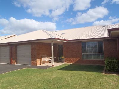 4 / 5 John Brass Court, Dubbo