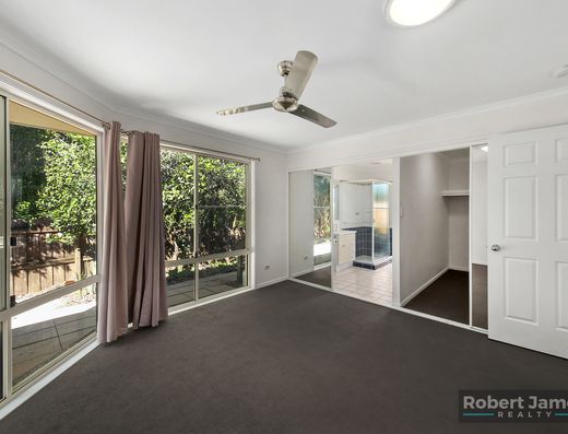 5 BEDROOM HOME WITH PARK RESERVE BACKDROP image 17