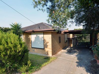 3 Laura Grove, Avondale Heights