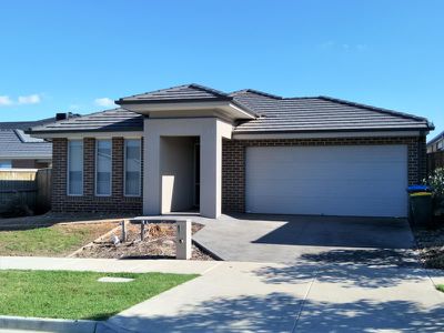 40 Kurrali Crescent, Werribee