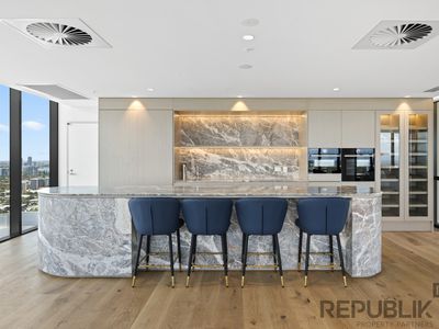 1807 / 180 Marine Parade, Labrador