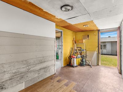 21 Sixth Street, Weston