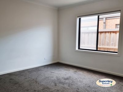 35 Surround Drive, Mambourin