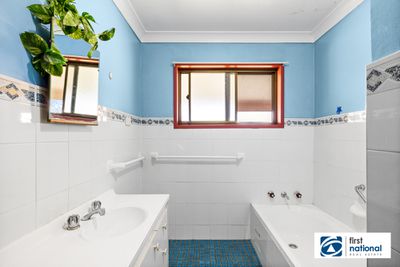 16 OAK STREET, Kootingal