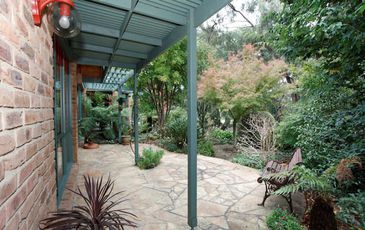 6 Fox Road, Beaconsfield Upper