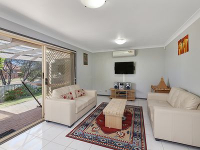 5 Booree Court, Wattle Grove