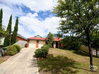 5 May Gibbs Crescent, Lynbrook