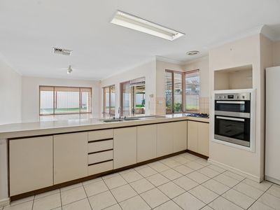 9 Cradle Close, Alexander Heights