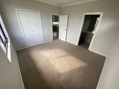 1 / 24 Tamarind Crescent, Werribee