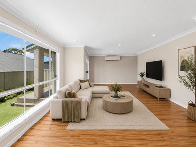 1 / 6 Pinnacle Way, Koonawarra
