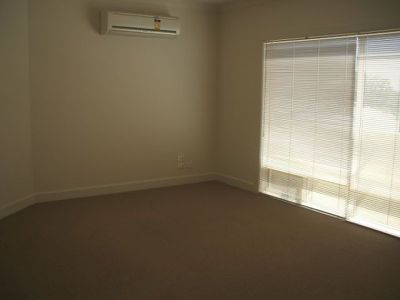1 / 8 Lake Terrace West, Mount Gambier