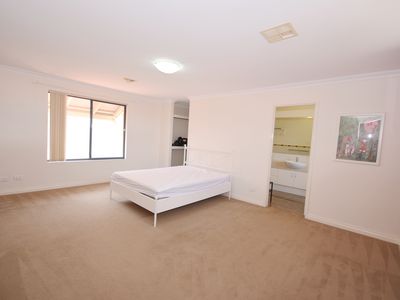 2 / 8 Hillcrest Road, Kewdale