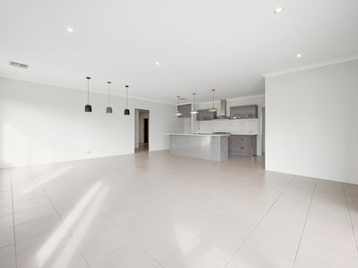 15 Medinah Street, Meadow Springs