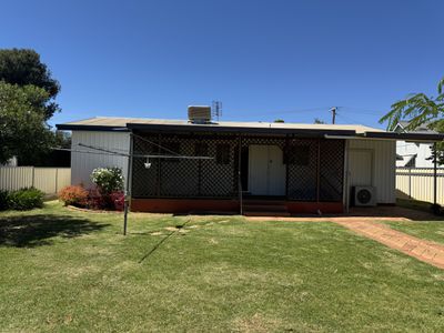 38 Station Street, Parkes