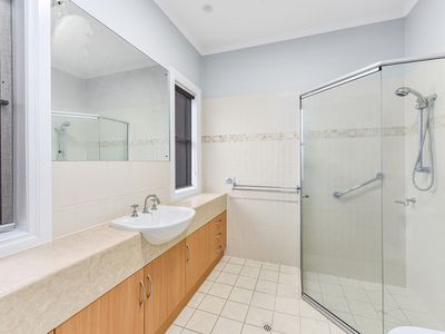 1 / 2 Red Oak Place, Mount Gambier