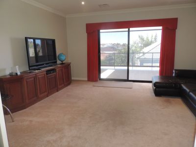 65 Amberley Way, Pearsall