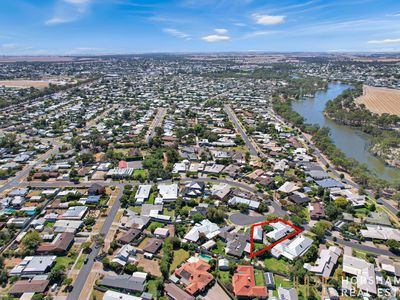 12 Farrar Avenue, Horsham