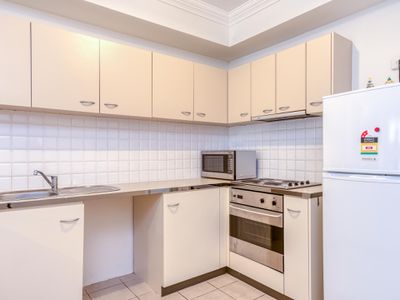 2A / 811 HAY STREET, Perth