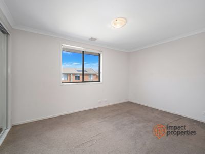 46 / 41 Lawrenson Circuit, Jacka