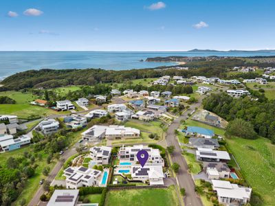 44 Cottesloe Circuit, Red Head