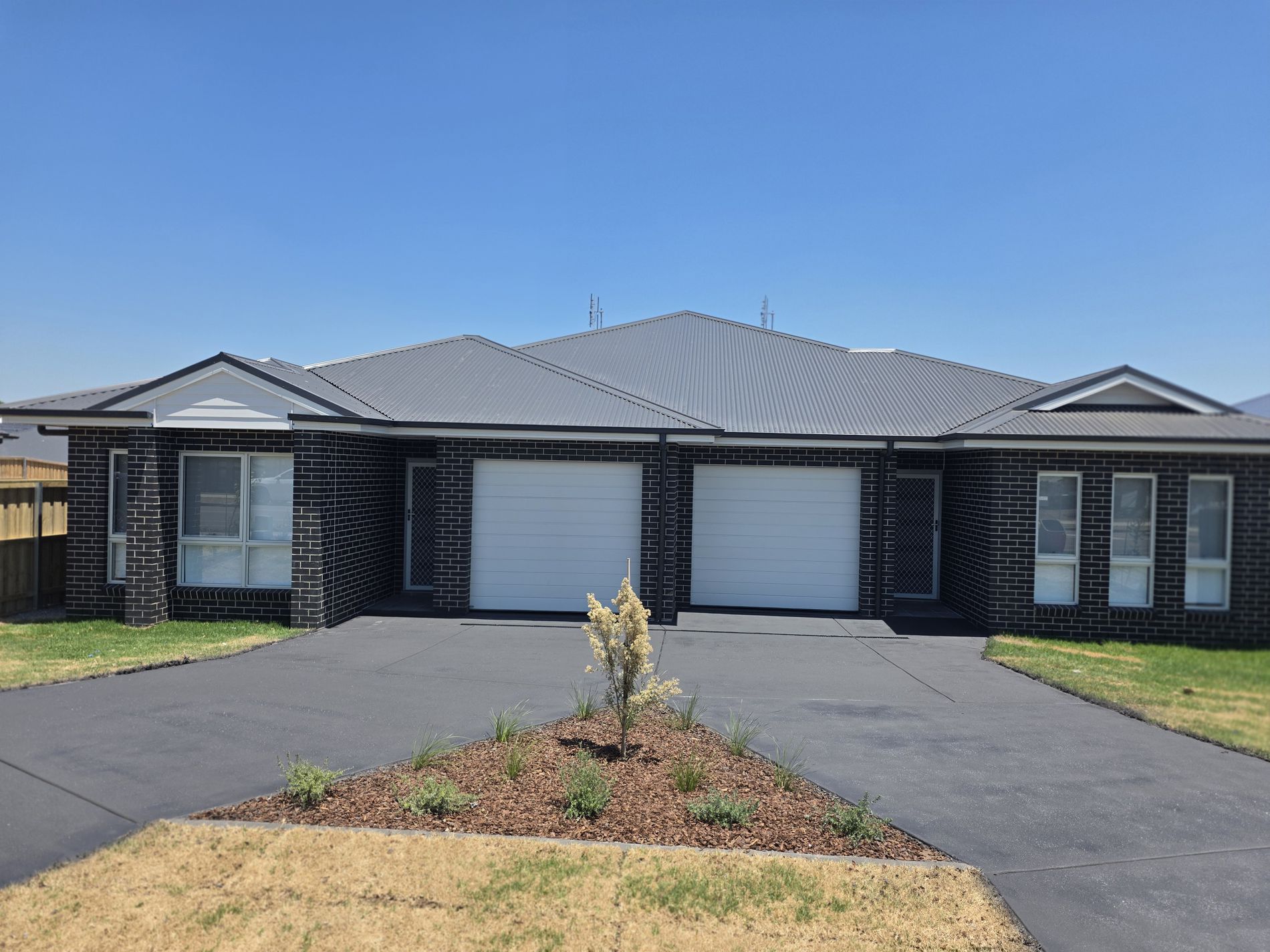 1/243 Settlers Boulevard, Chisholm