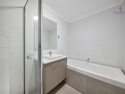 14 Amboy Walk, Point Cook