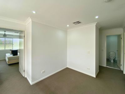 2 / 5 Rose Street, Moranbah