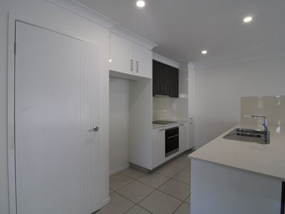 2 / 10 Firestone Avenue, Pimpama