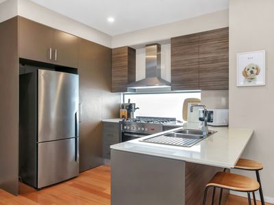 2 / 48 Eames Avenue, Brooklyn