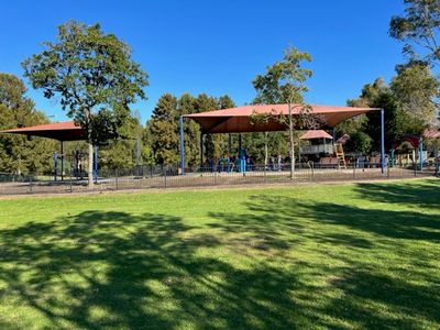 5 / 2 Dressler Court, Holroyd
