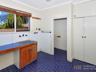 9 Henry Street, Horsham