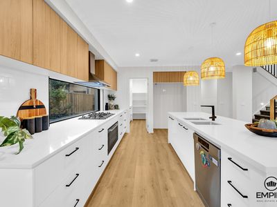 6 Nocturne Avenue, Clyde