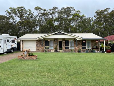 8 Earls Court, Point Vernon