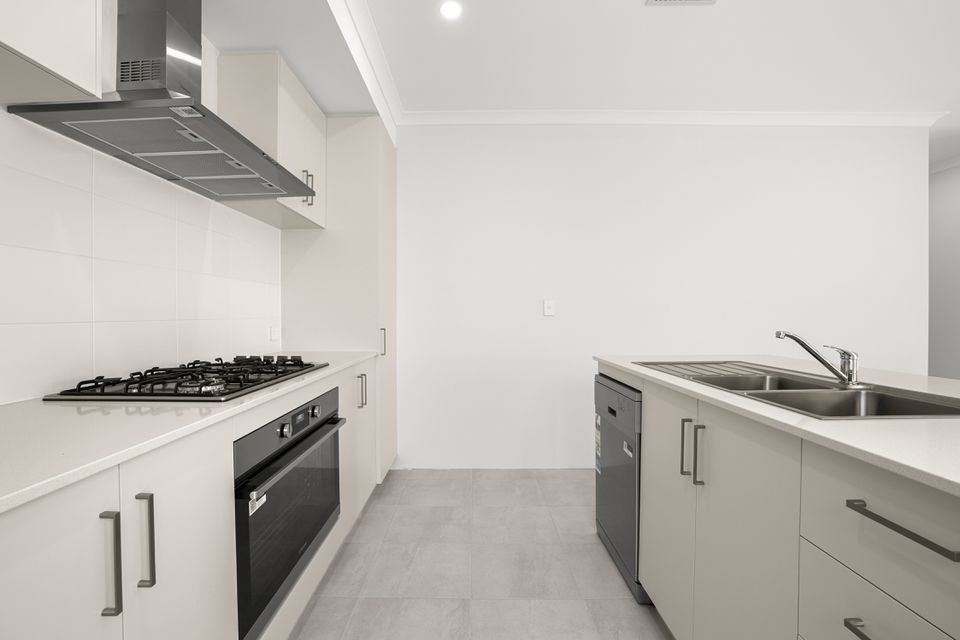 4 Lustre Rd, Baldivis