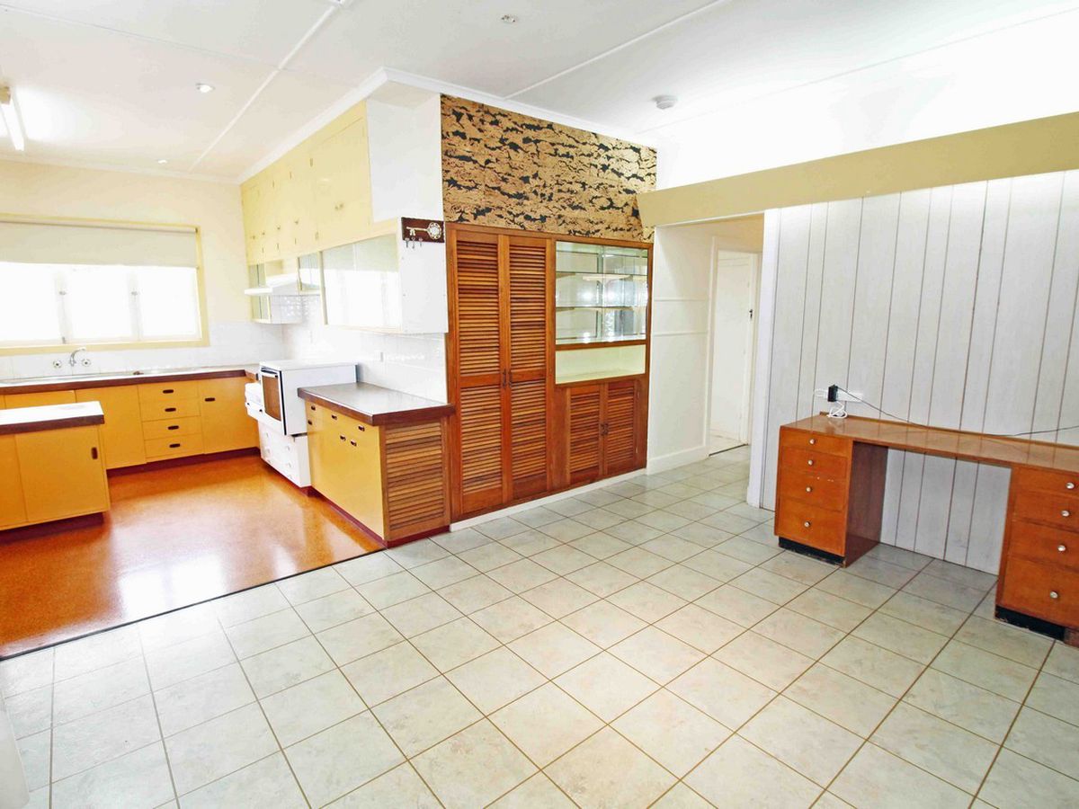 5 Solar Crescent, Atherton