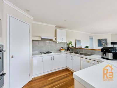9 Albrecht Avenue, Berwick