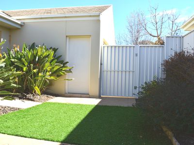 3 / 8 Arbory Close, Dubbo