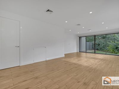 2 Lincoln Drive, Keilor East