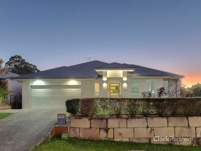 2 Lefroy Court, Warner