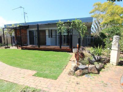 25 The Lakes Way, Forster