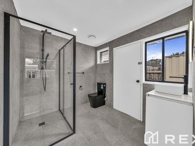 2 / 16-18 Heywood Crescent, Cranbourne North