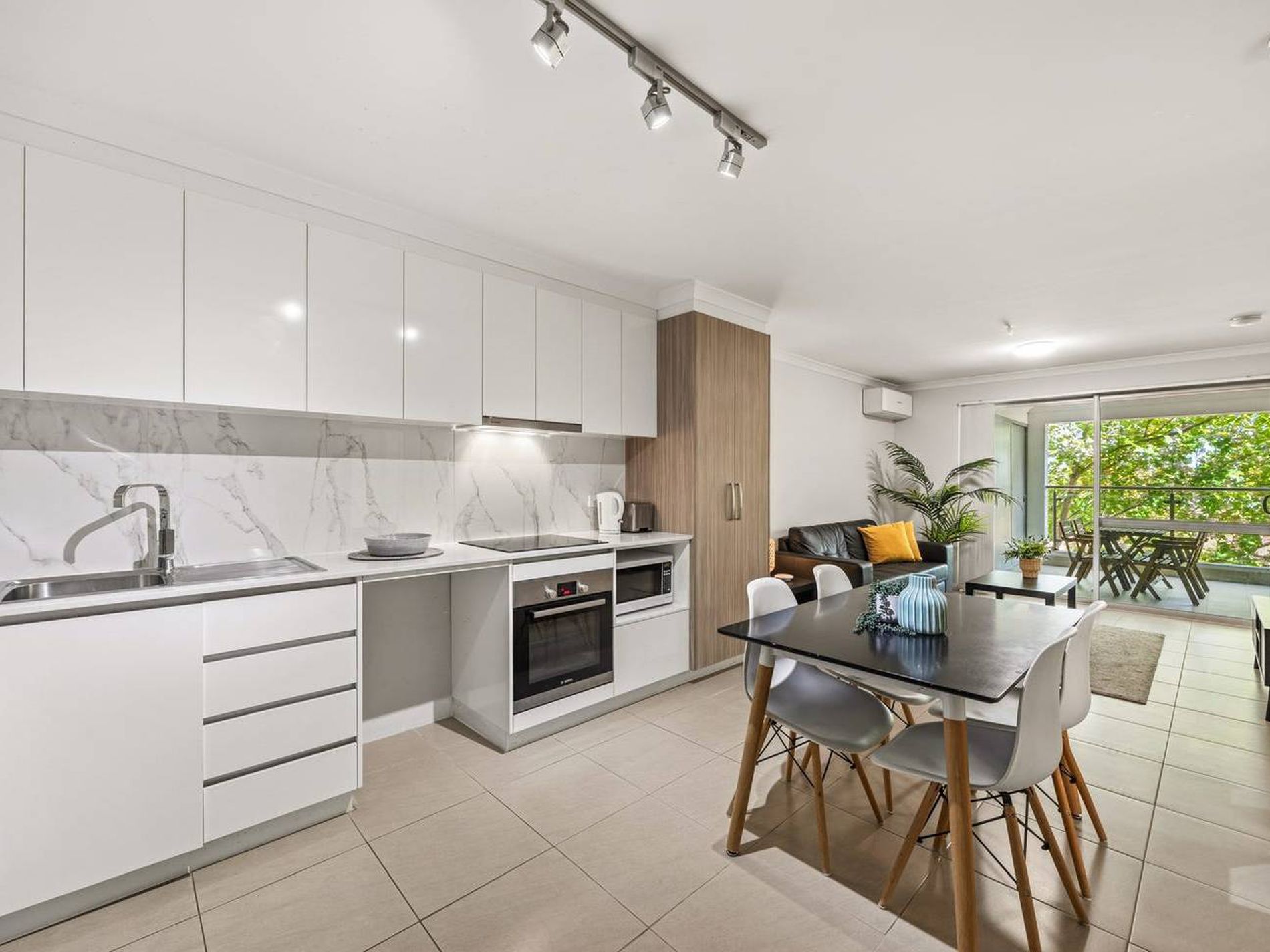 17 / 18 Westralia Gardens, Rockingham