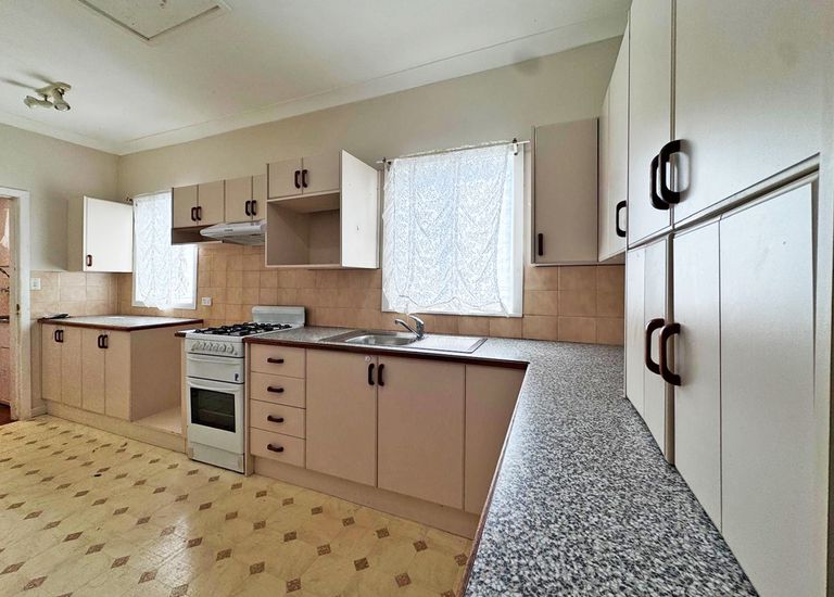 16 Cairo Ave, Padstow